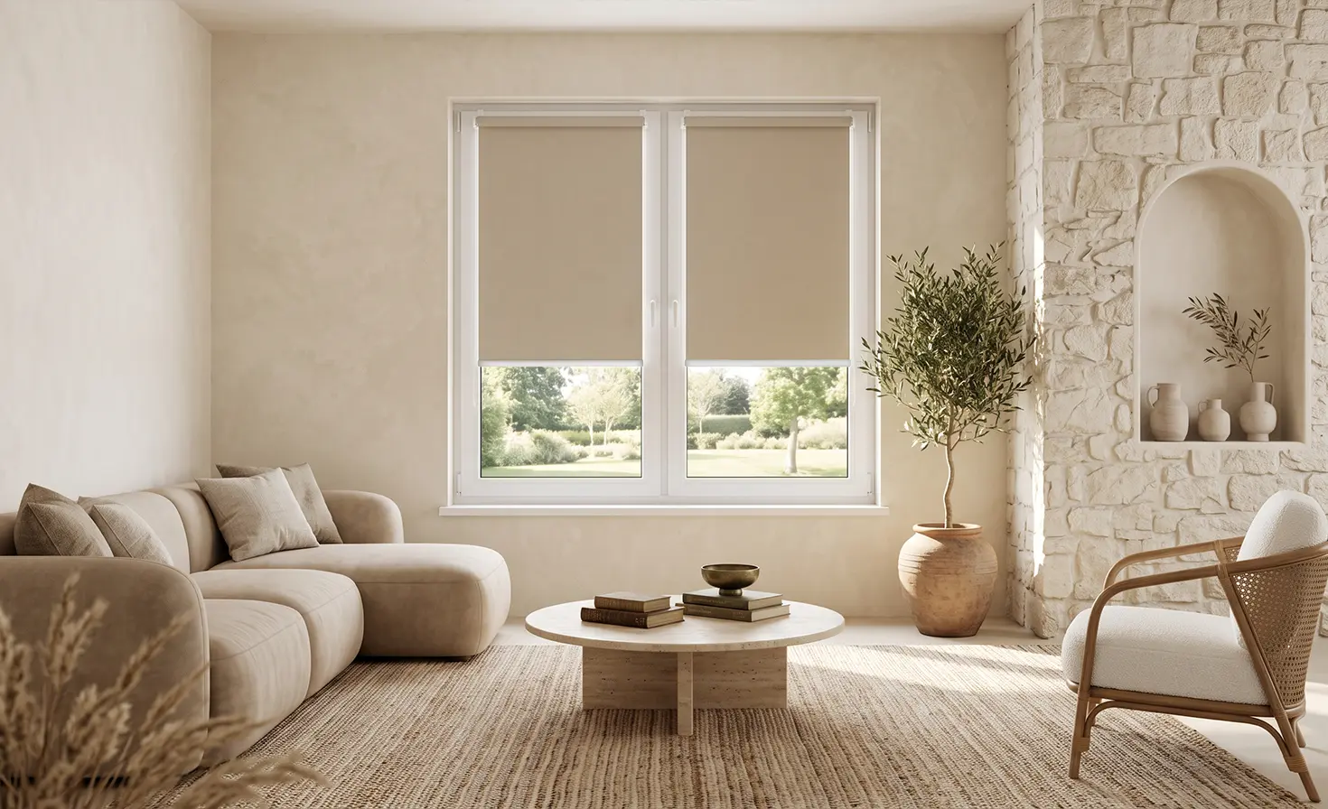 A living room with a day and night blind, a brick arch and decorations inspired by antiquity.